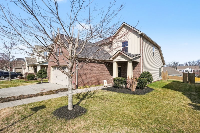 334 Lola Ln, Cottontown, TN 37048