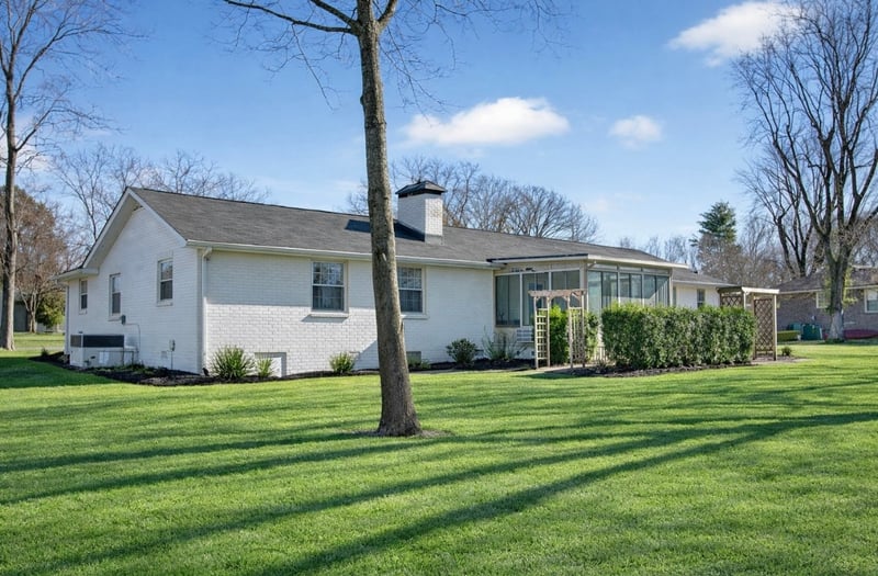 116 Lake Vista Dr, Hendersonville, TN 37075