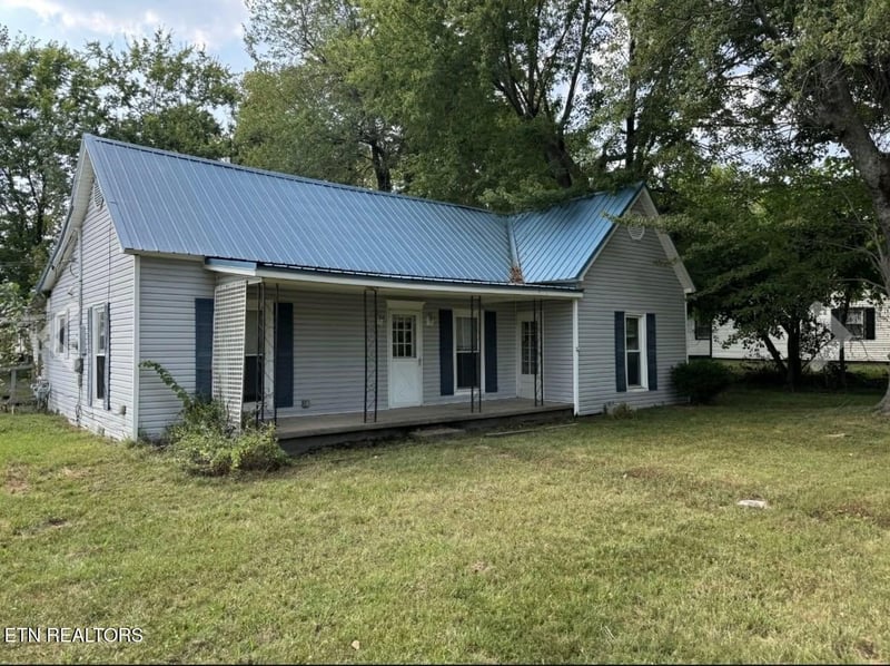 1200 N Church St, Portland, TN 37148
