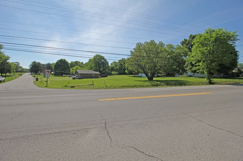 2612 Hwy 31w, White House, TN 37188