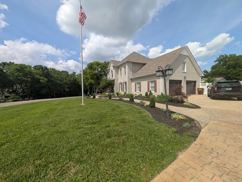 1045 Claremont Dr, Columbia, TN 38401