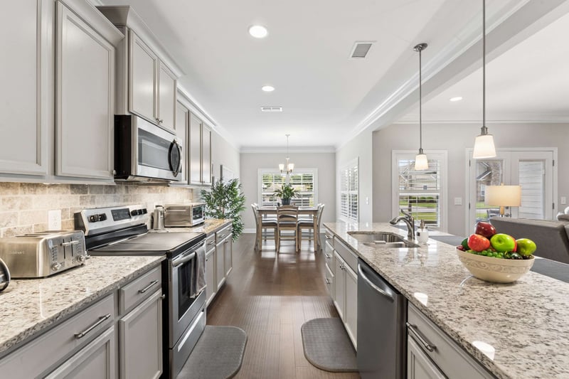 2423 Stonecenter Ln, Murfreesboro, TN 37128