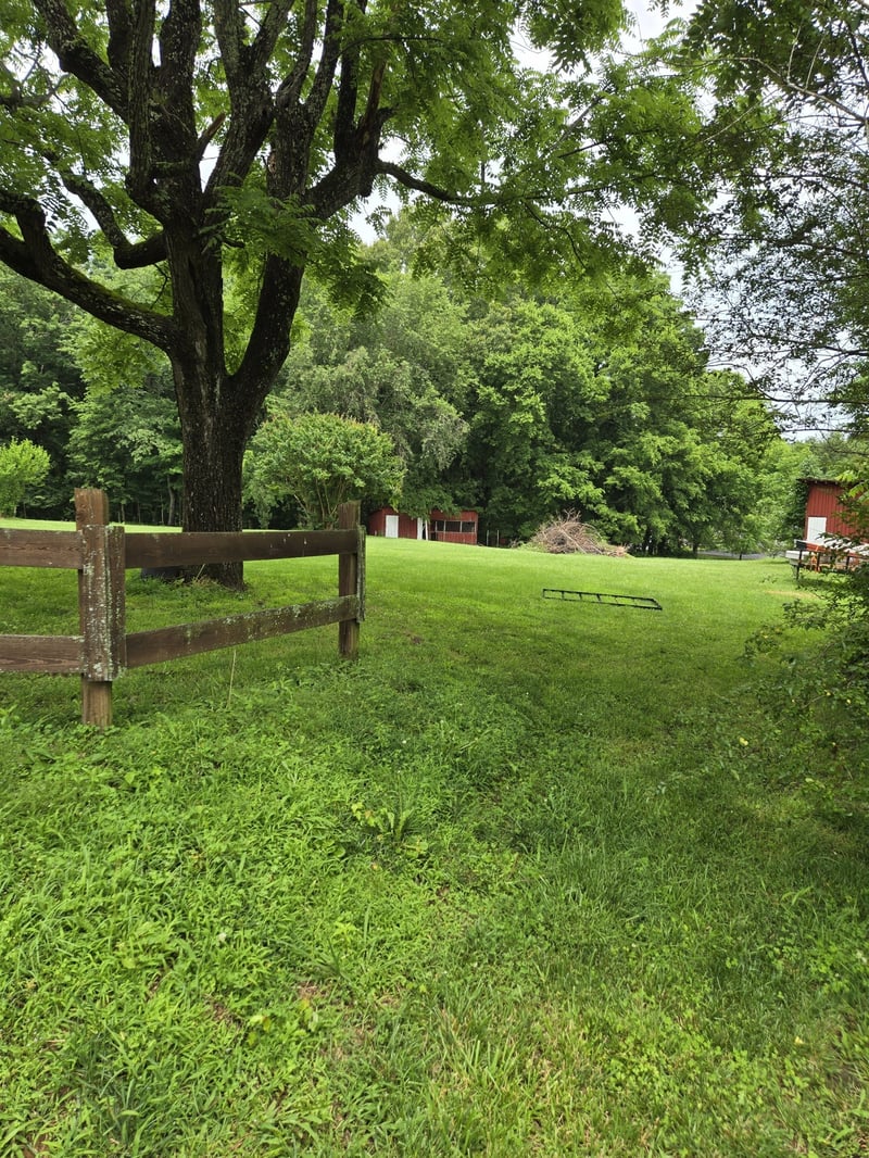Martin Ln, Cottontown, TN 37048