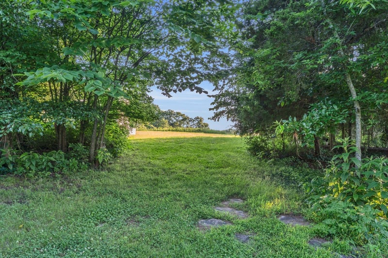 960 Harsh Ln, Castalian Springs, TN 37031