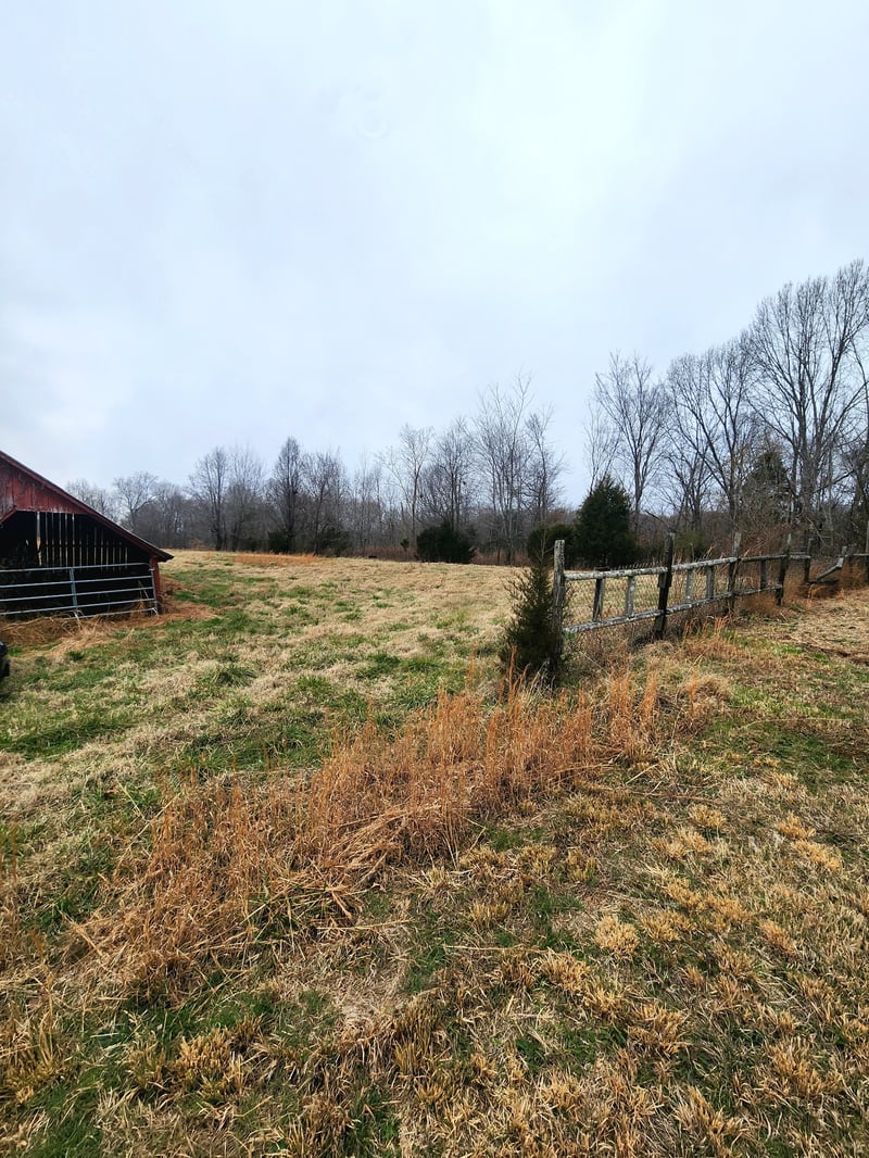 Houston Fielder Rd, Clarksville, TN 37043