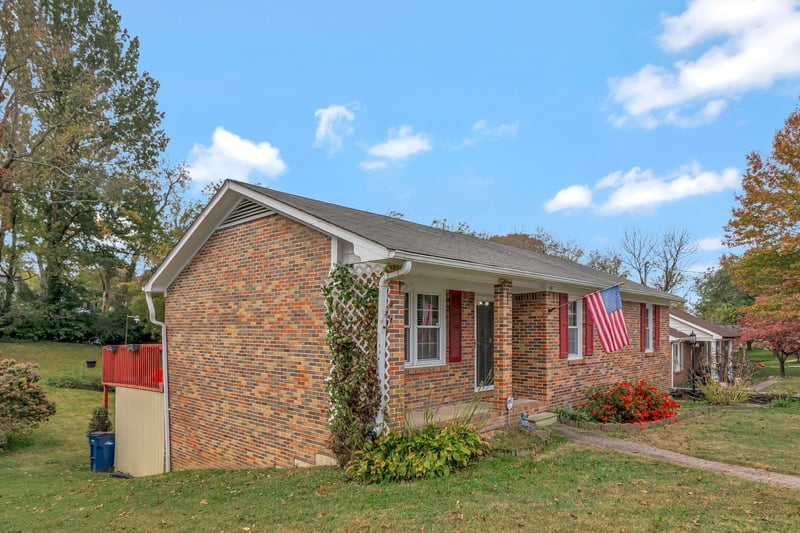 108 8th Ave, Columbia, TN 38401