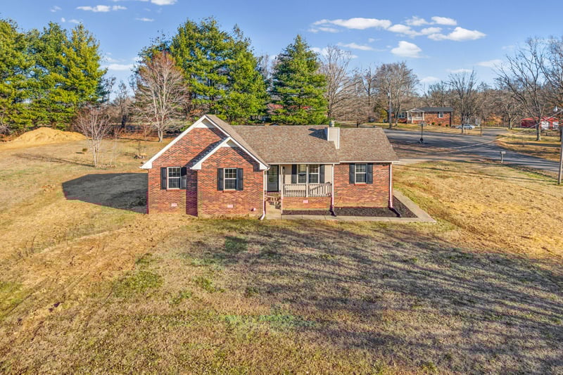 719 Darrow Dr, Pleasant View, TN 37146