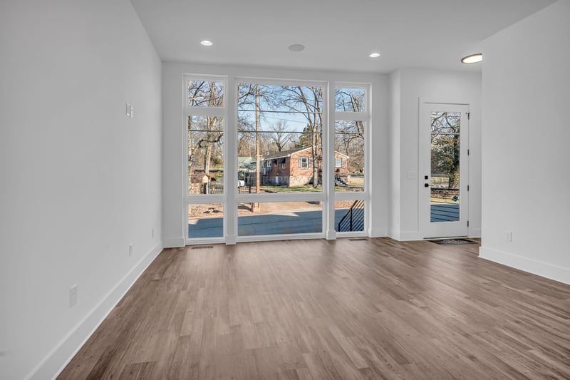 910 Youngs Ln #1, Nashville, TN 37207