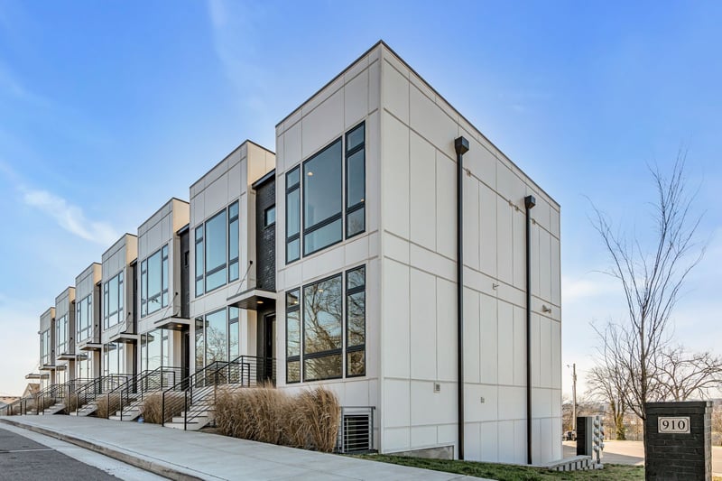 910 Youngs Ln #1, Nashville, TN 37207