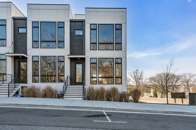 910 Youngs Ln #1, Nashville, TN 37207