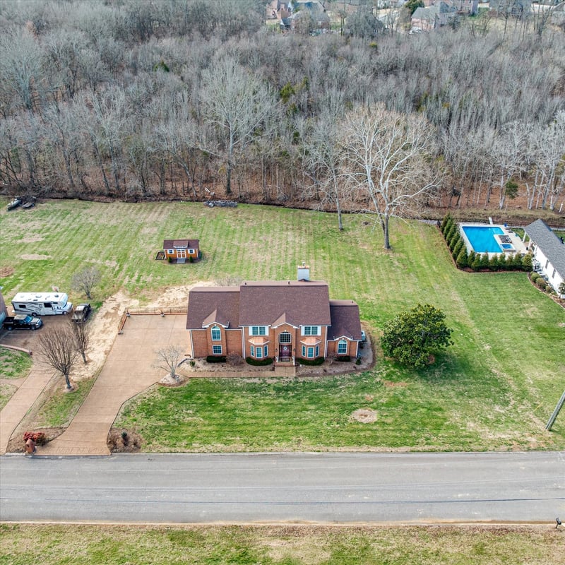 195 The Hollows Ct, Hendersonville, TN 37075