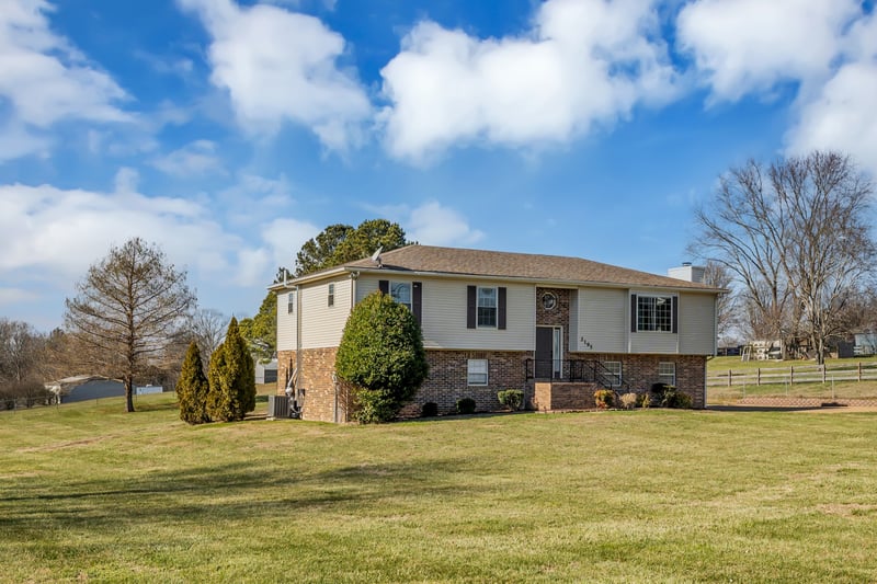 2195 Clara Mathis Rd, Spring Hill, TN 37174