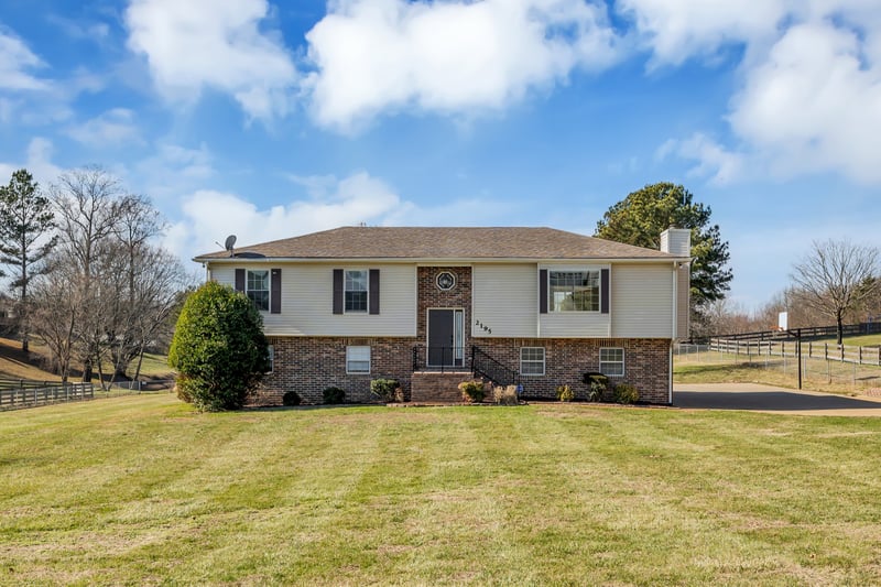 2195 Clara Mathis Rd, Spring Hill, TN 37174
