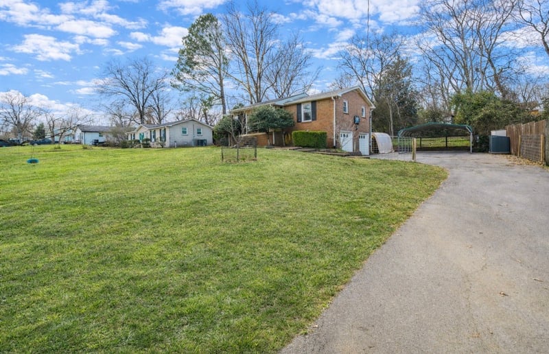 107 Lynn Dr, Hendersonville, TN 37075