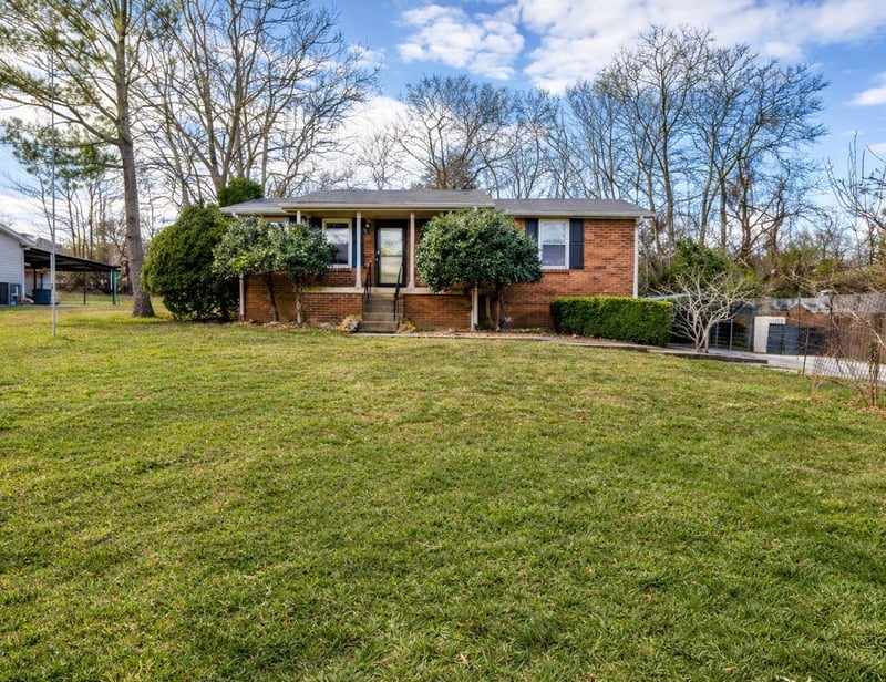 107 Lynn Dr, Hendersonville, TN 37075