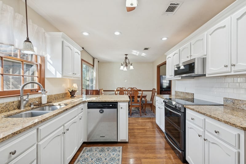 140 Paradise Dr, Hendersonville, TN 37075