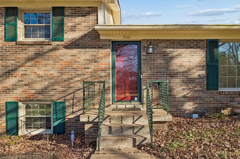 900 Camellia Dr, Columbia, TN 38401