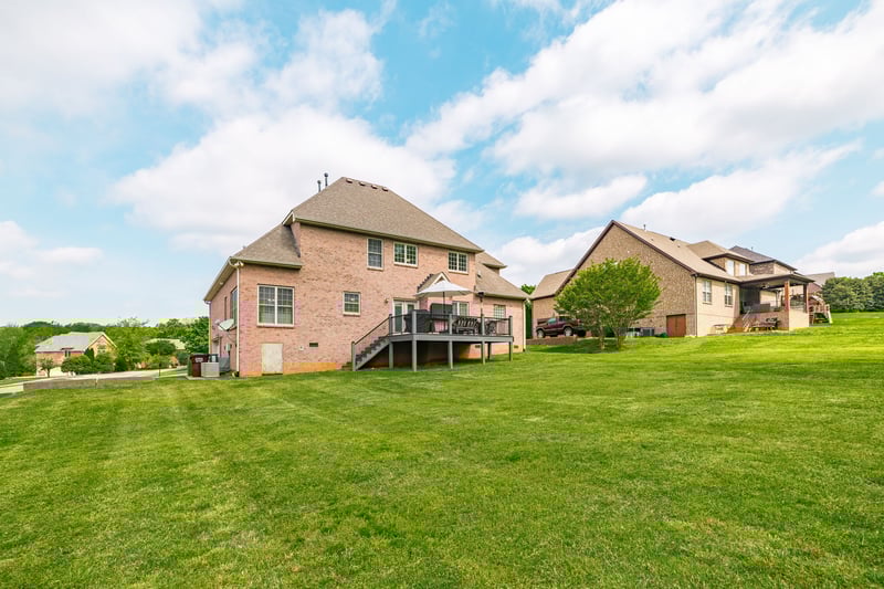 1022 Tower Hill Ln, Hendersonville, TN 37075