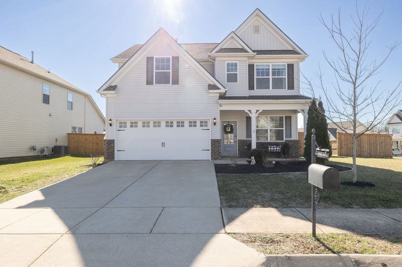 1045 Keeneland Dr, Spring Hill, TN 37174