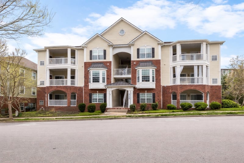 8045 Bienville Dr #5, Nashville, TN 37211