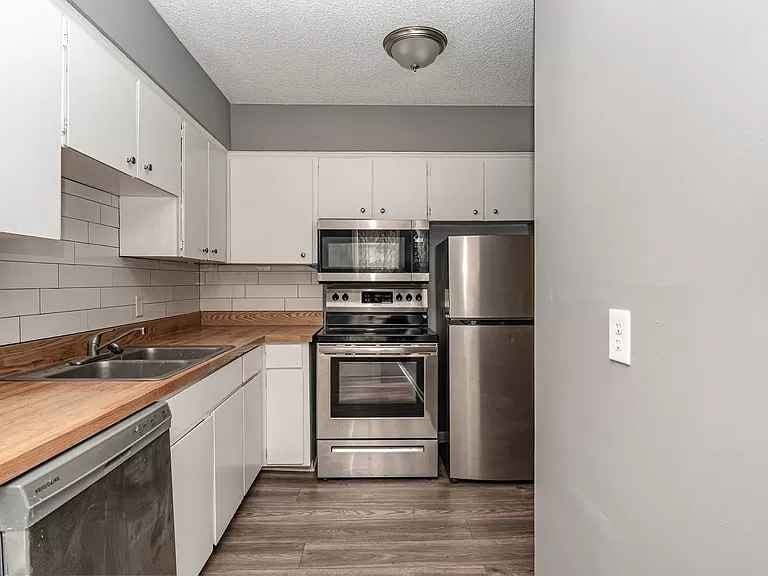 323 Forest Park Rd #5-6, Madison, TN 37115