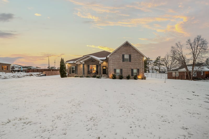 1934 Hygeia Rd, Greenbrier, TN 37073