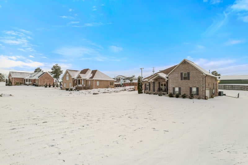 1934 Hygeia Rd, Greenbrier, TN 37073