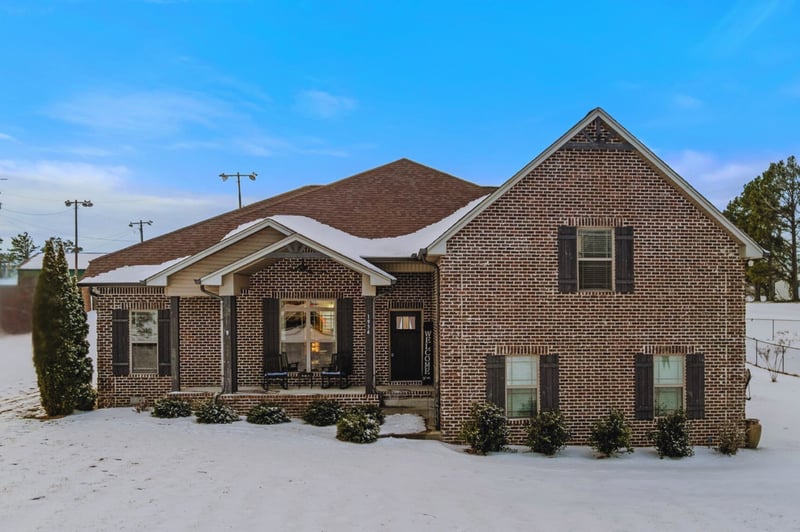 1934 Hygeia Rd, Greenbrier, TN 37073