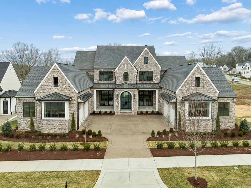 8864 Edgecomb Dr, College Grove, TN 37046