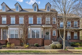 7053 Sunnywood Dr, Nashville, TN 37211