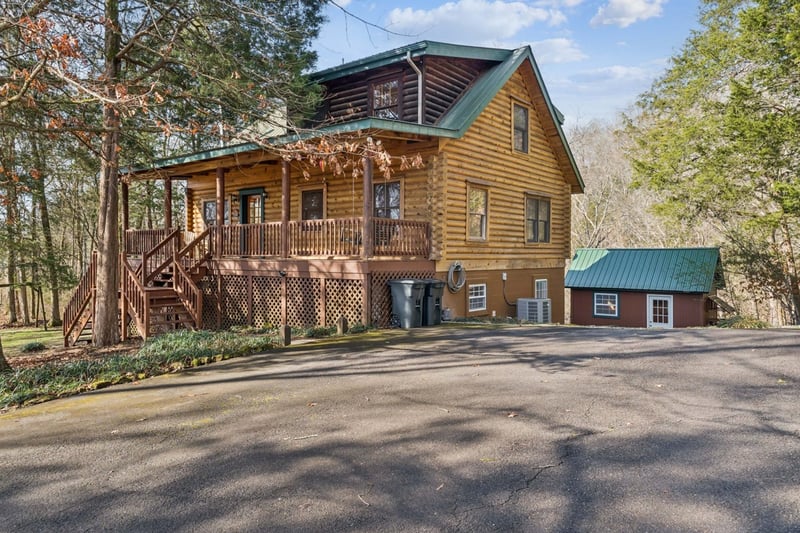 1140 Leatherwood Rd, White Bluff, TN 37187