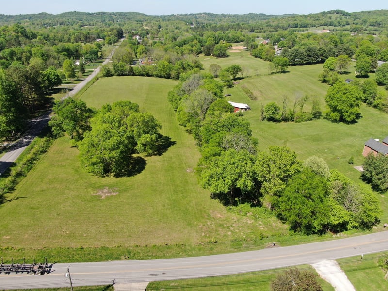 960 Tom Osborne Rd, Columbia, TN 38401