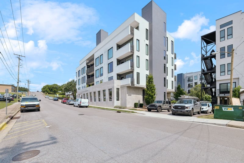 806 Olympic St #303, Nashville, TN 37203