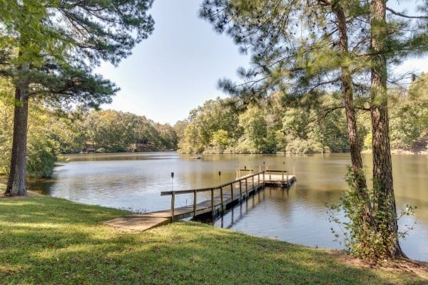 Aerie Lake Cir, Summertown, TN 38483