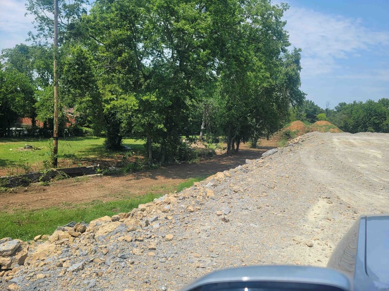 369 Ewing Dr, Nashville, TN 37207