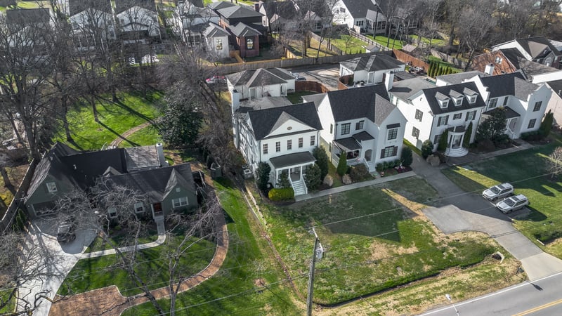 1915A Overhill Dr, Nashville, TN 37215