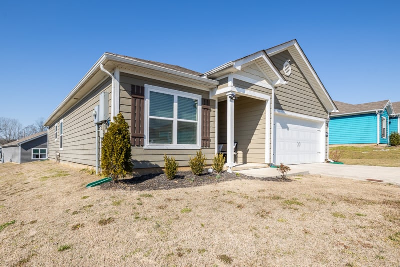 2820 Buzz St, Columbia, TN 38401