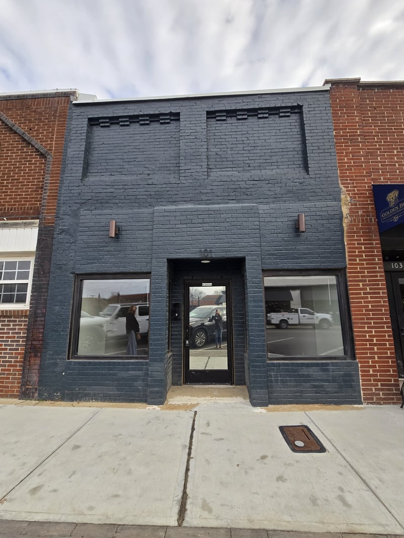 101 S Main St, Mount Pleasant, TN 38474