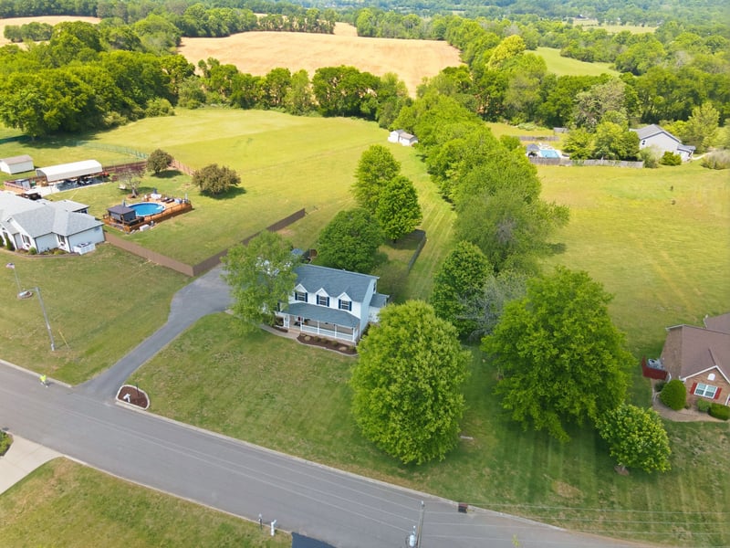 2420 Lakeshore Dr, Spring Hill, TN 37174