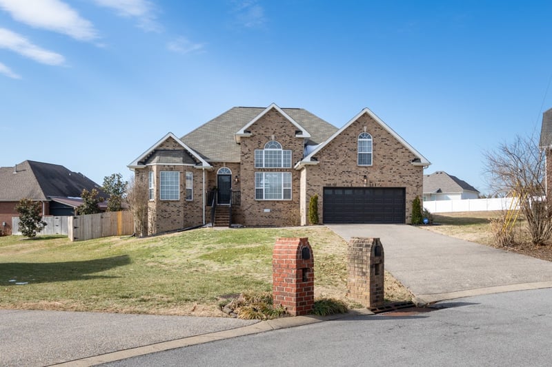 533 Bradford Dr, Gallatin, TN 37066