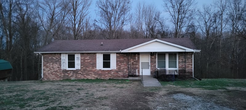1150 Claylick Rd, White Bluff, TN 37187
