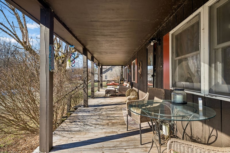 1830 Old Clarksville Pike, Chapmansboro, TN 37035