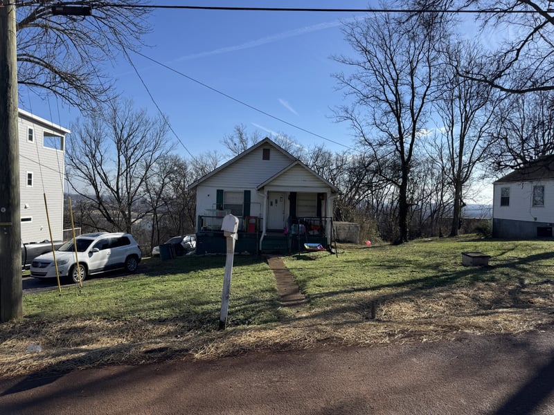 2206 Summitt Ave, Nashville, TN 37218