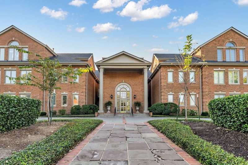 3733 West End Ave #101, Nashville, TN 37205