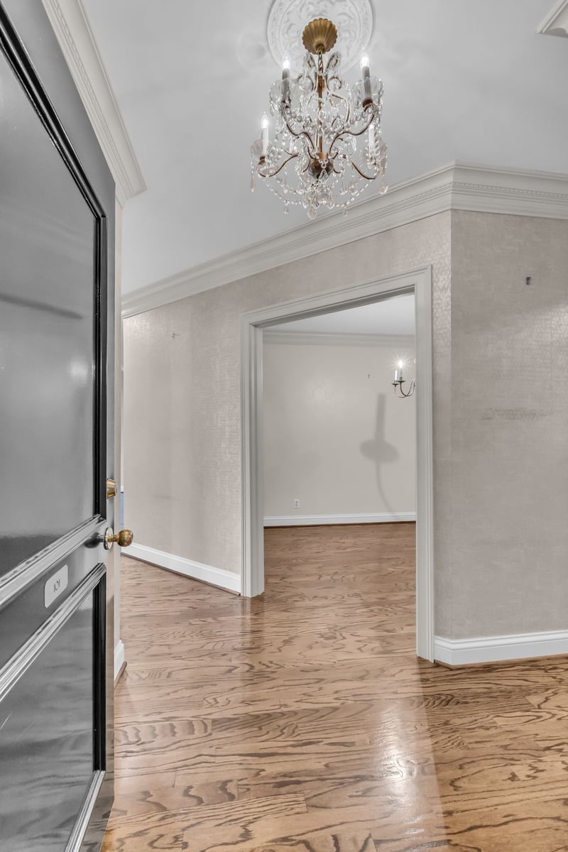 3733 West End Ave #101, Nashville, TN 37205