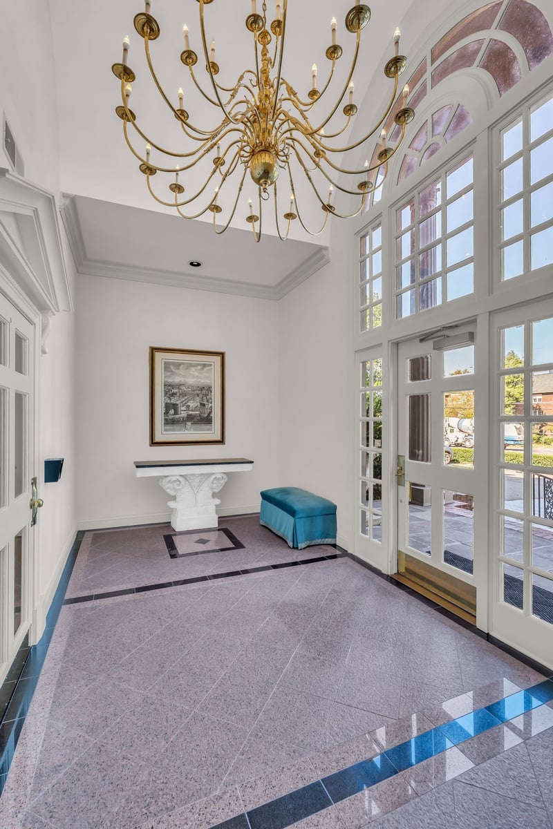 3733 West End Ave #101, Nashville, TN 37205