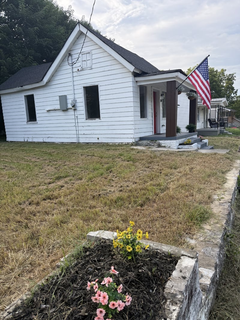 1028 Bridge St, Columbia, TN 38401