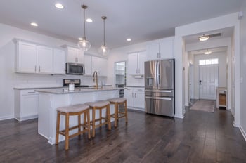 1941 Stonewater Dr, Hermitage, TN 37076