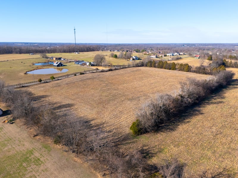 8203 Horseshoe Rd, Cross Plains, TN 37049