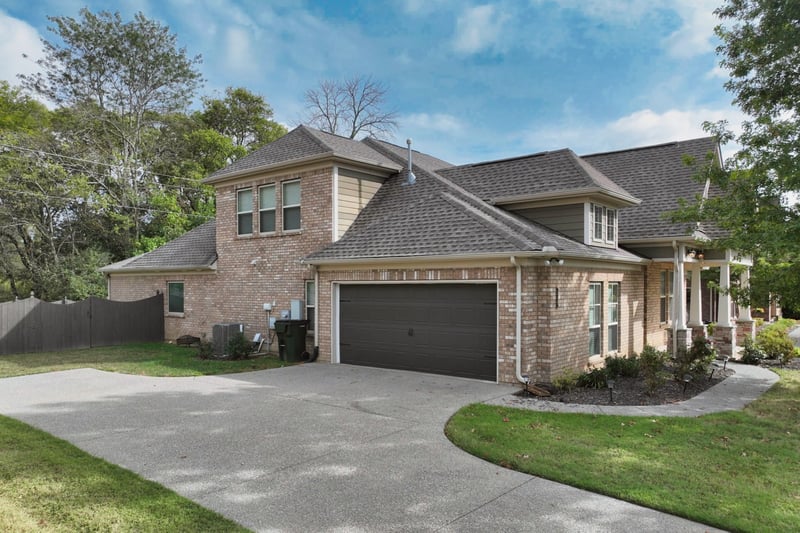 249 Blackthorn Ln, Gallatin, TN 37066